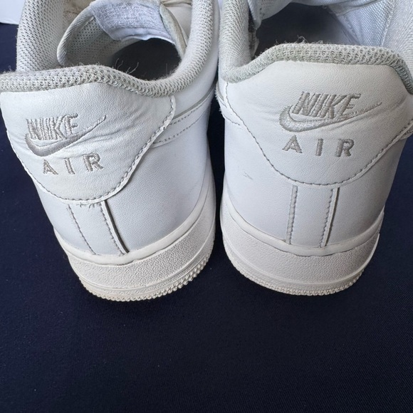 Men’s Low Cut All White Nike Air Force 1’s Size 11.5 Authentic Fast Shipping - Picture 6 of 16